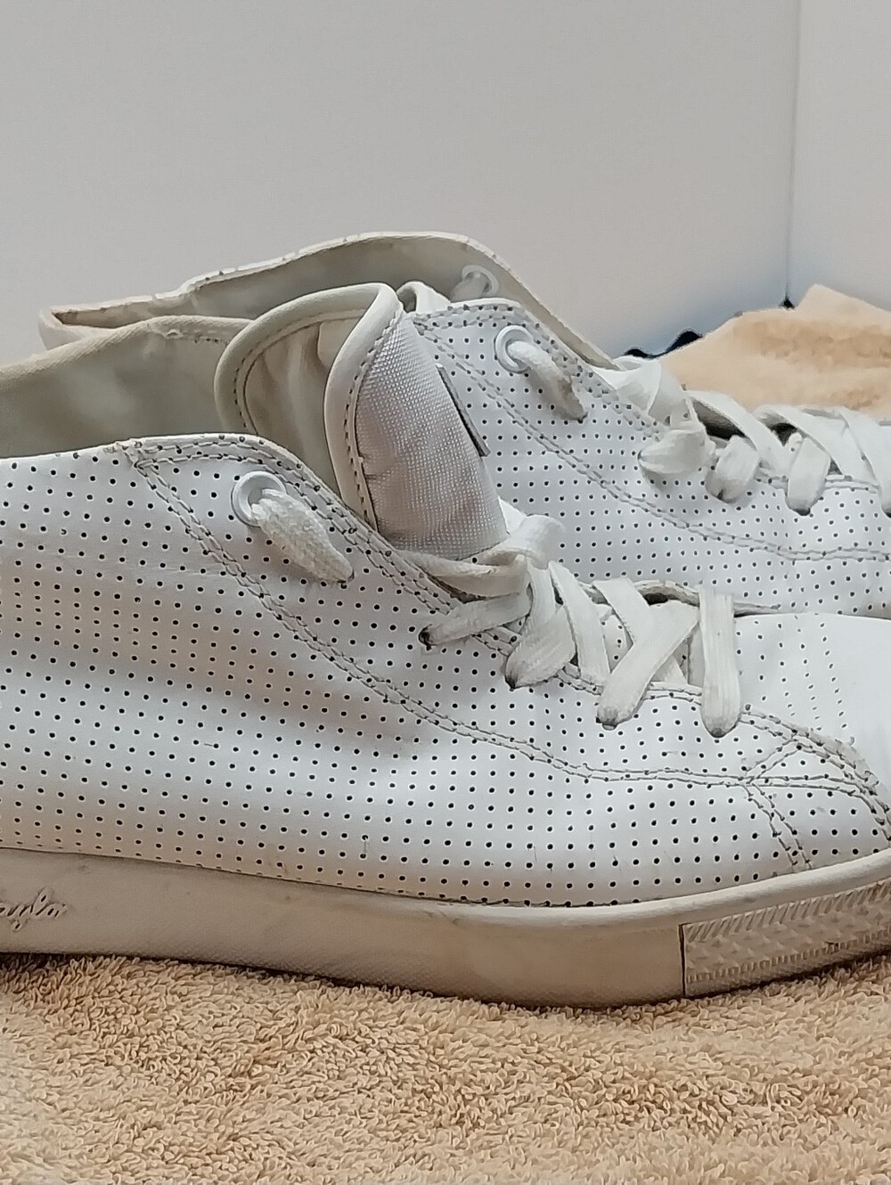 Converse Chuck Taylor Men's White Perforated Leather Lace-Up Sneakers